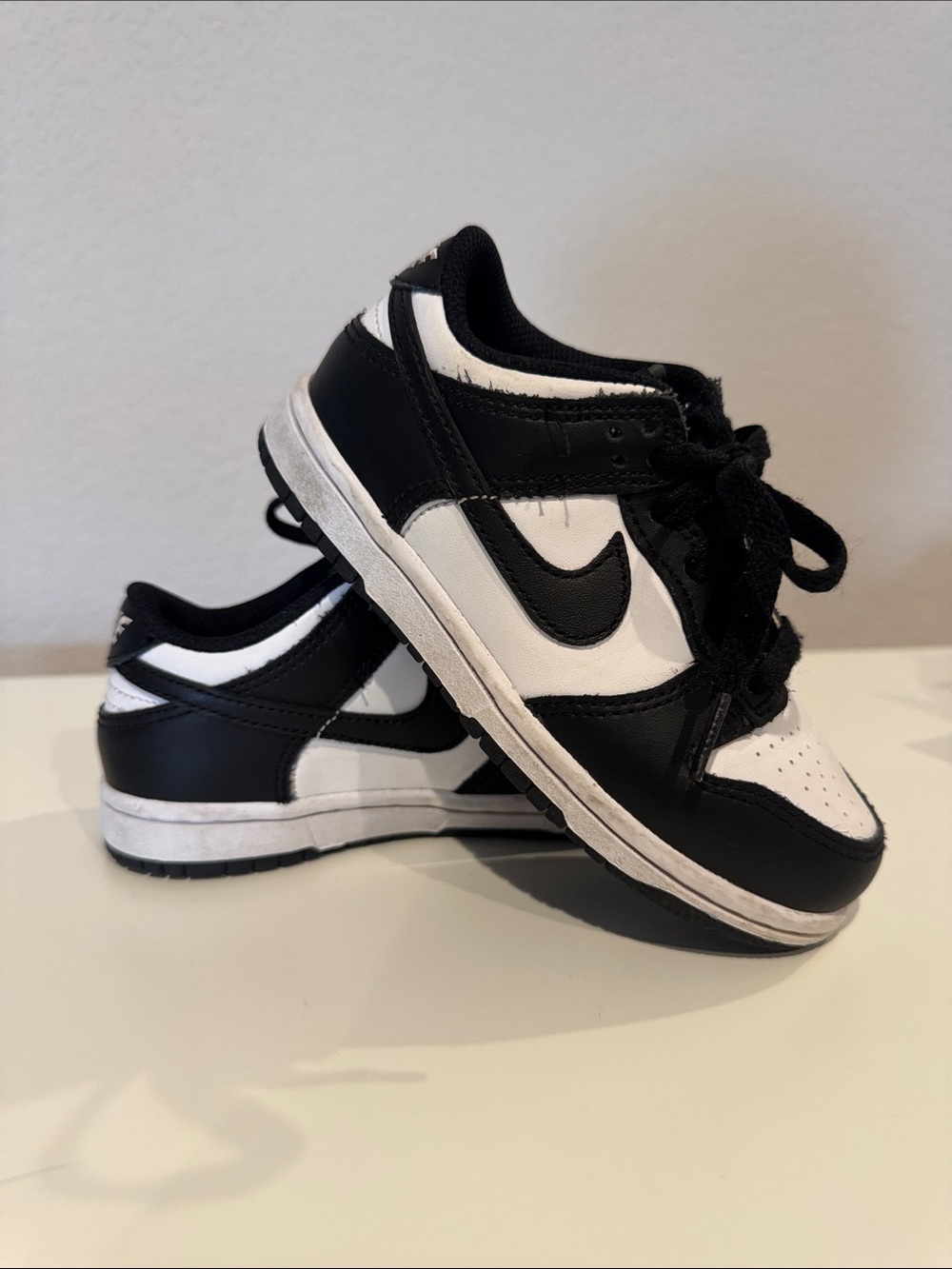 Nike Kids Black and White Low-Top Sneakers 11C